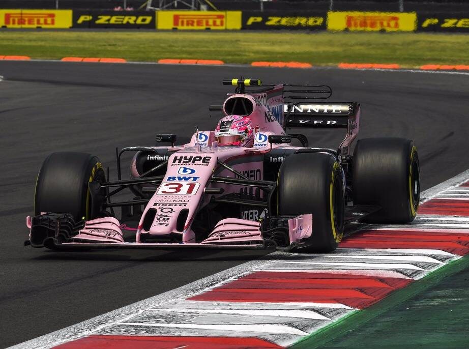 Foto zur News: Force India würde Esteban Ocon zu Mercedes ziehen lassen