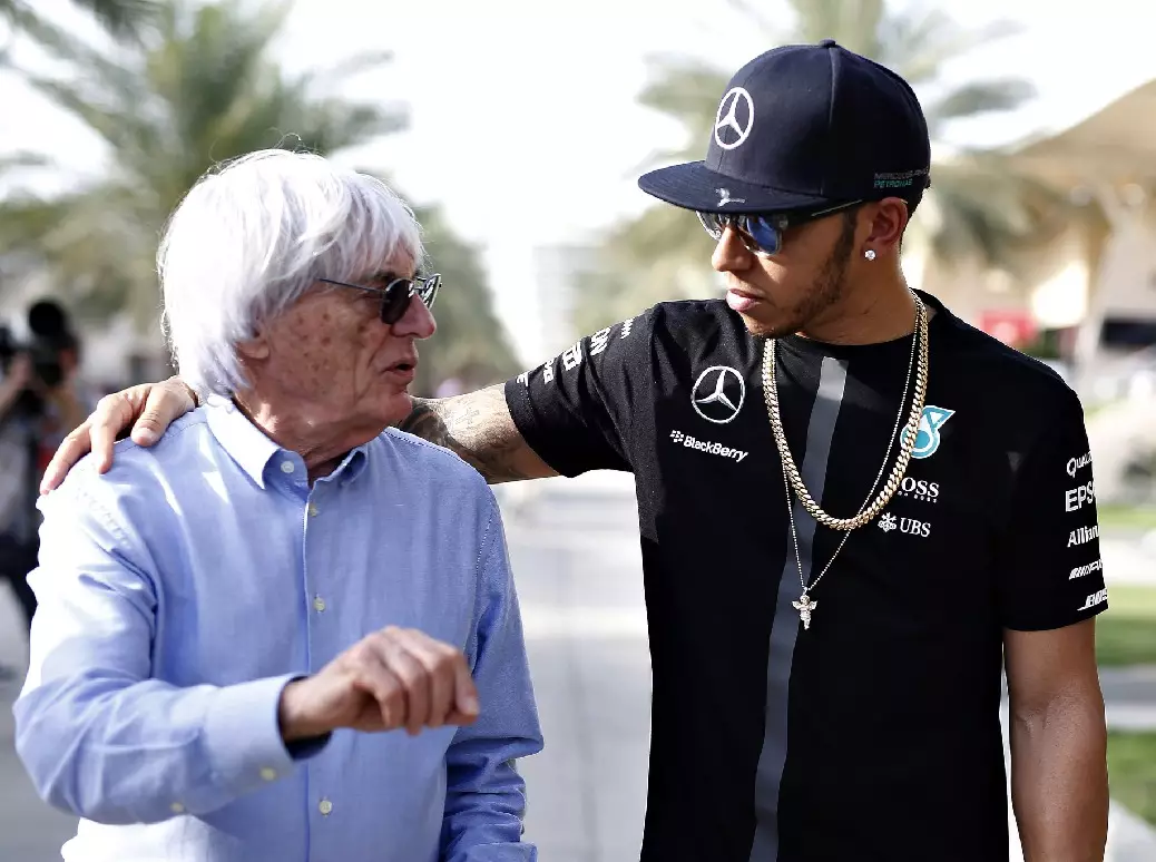 Foto zur News: Ecclestone lobt Hamilton für dessen öffentliche Stellungnahme