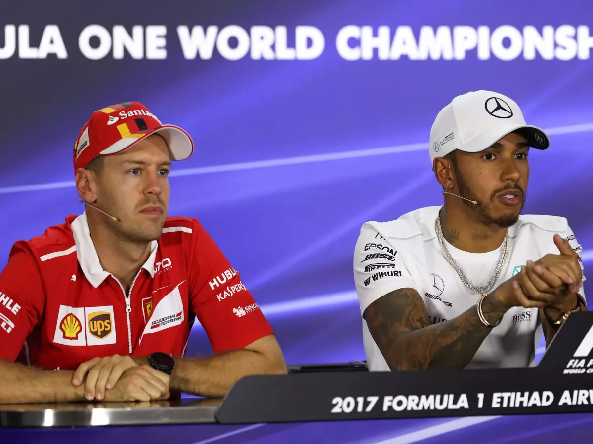 Foto zur News: Lewis Hamilton greift voll an: Die offene Abu-Dhabi-Rechnung