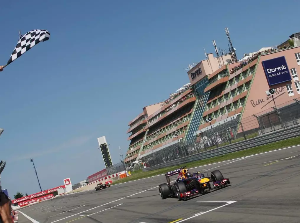 Sebastian Vettel Foto zur News: Gespräche laufen: Formel 1 soll wieder auf den Nürburgring