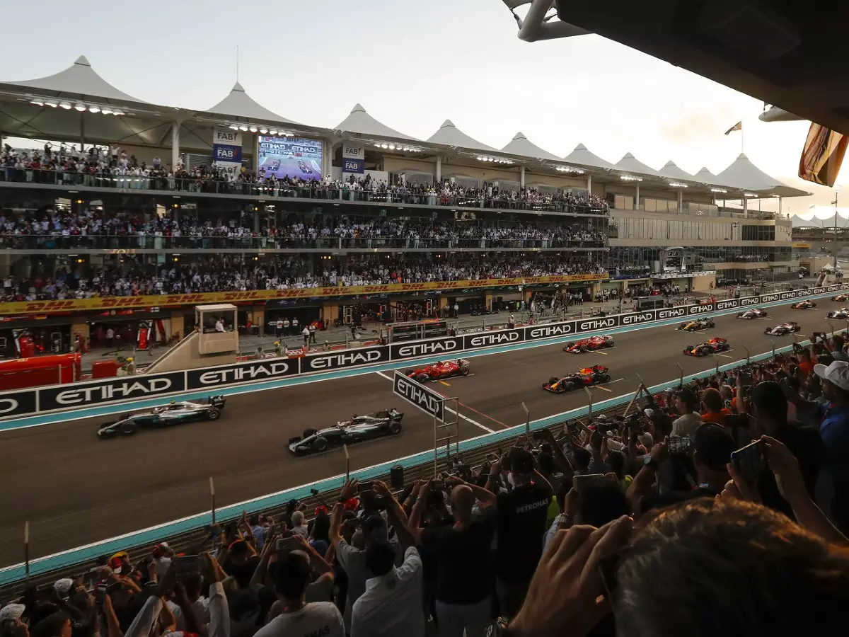 Start Foto zur News: Zwei Autos gleichauf: Neue Startaufstellung in der Formel 1?