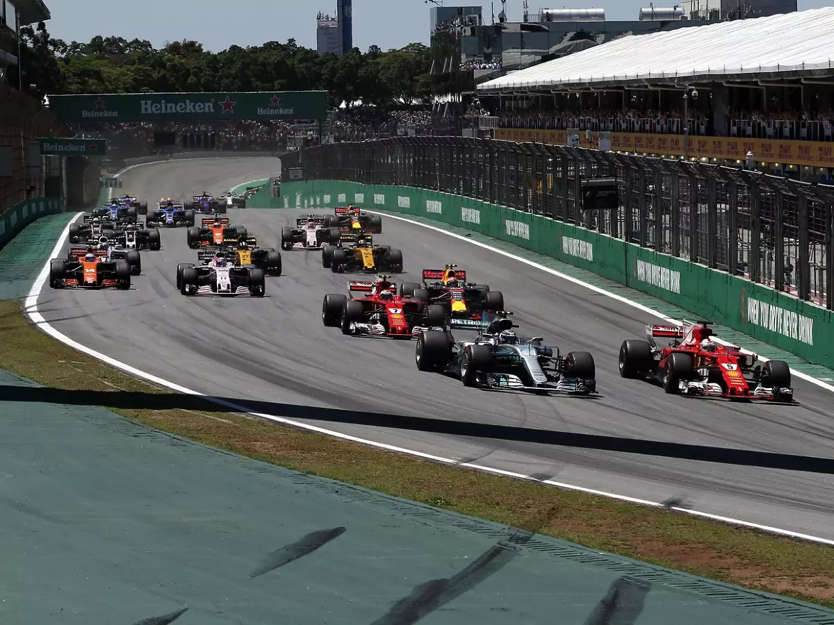 Foto zur News: FIA veröffentlicht offizielle Formel-1-Startliste 2018
