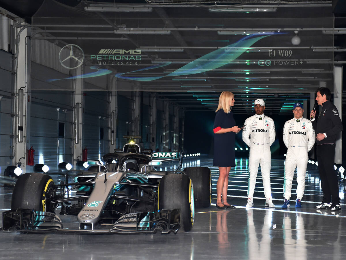 Foto zur News: Mercedes F1 W09: Schluss mit dem Diva-Verhalten?