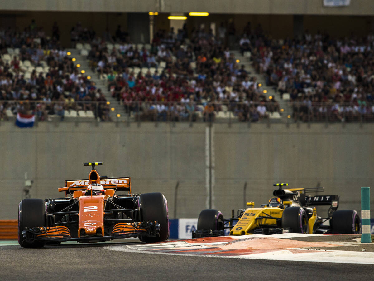 Foto zur News: Renault: Können von Red Bull und McLaren lernen