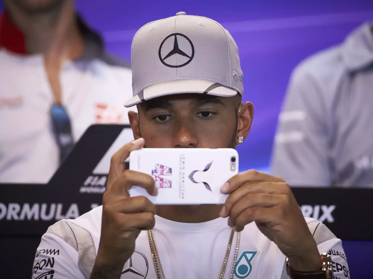 Foto zur News: Mehr Strategie: Lewis Hamilton stellt Social-Media-Politik um