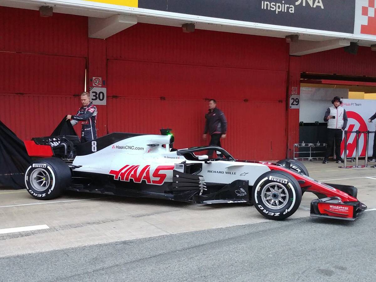 Foto zur News: Formel 1 2018: Haas präsentiert "echten" VF-18 in Barcelona