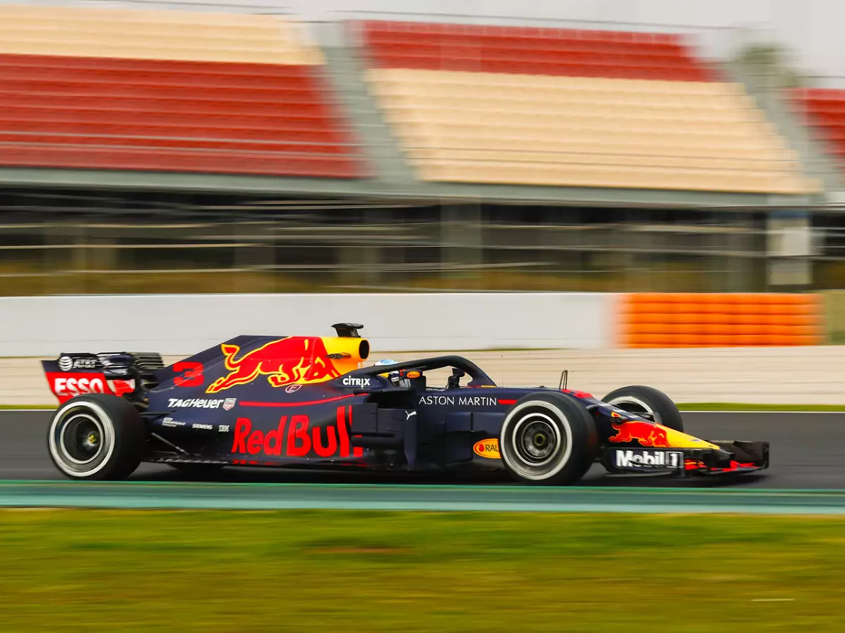 Foto zur News: Formel-1-Test Barcelona: Erste Bestzeit 2018 geht an Red Bull!