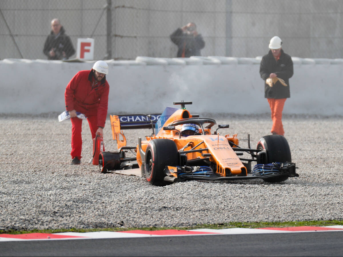Foto zur News: McLaren lebt: Alonso trotz verlorenen Rades euphorisch