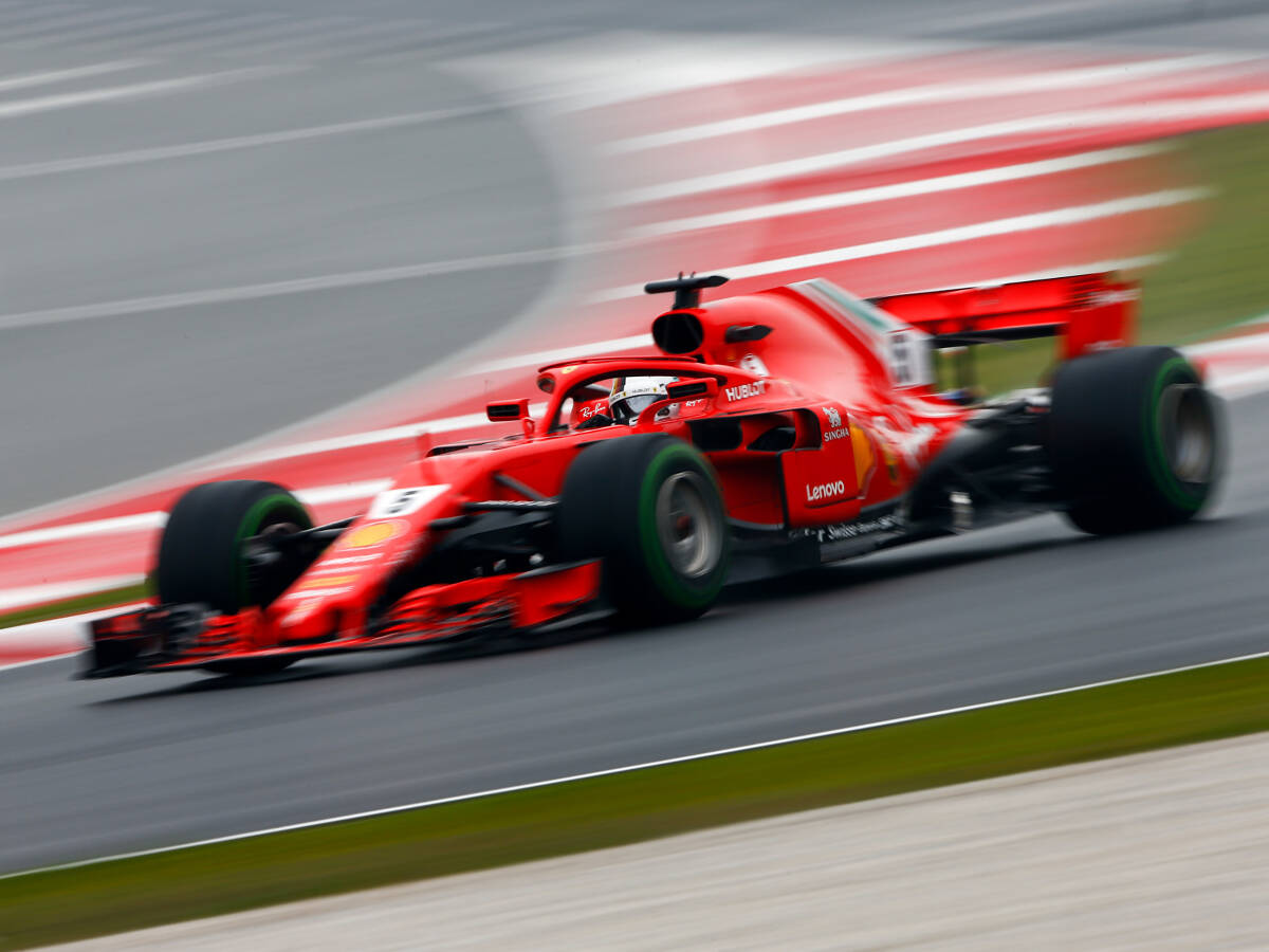 Foto zur News: Ferrari-Pilot Sebastian Vettel: "Mercedes ist Favorit"