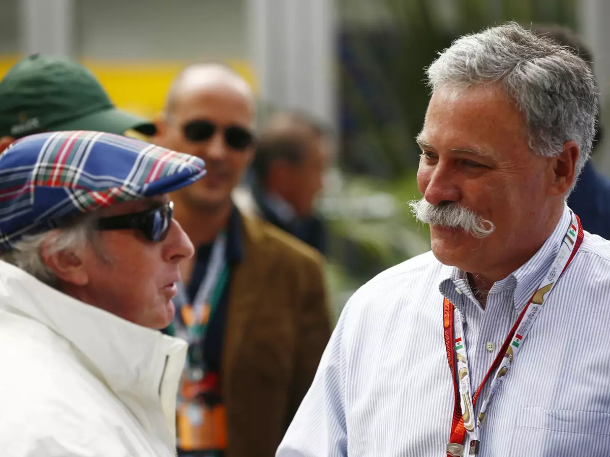 Jackie Stewart, Chase Carey Foto zur News: Startzeiten, Gridgirls #AND# Co.: Verleugnet Formel 1 ihre Wurzeln?