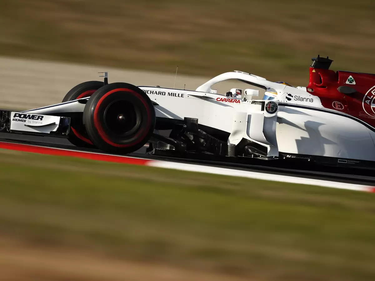 Foto zur News: Sauber im Aufwind: Viele neue Teile beim Wintertest