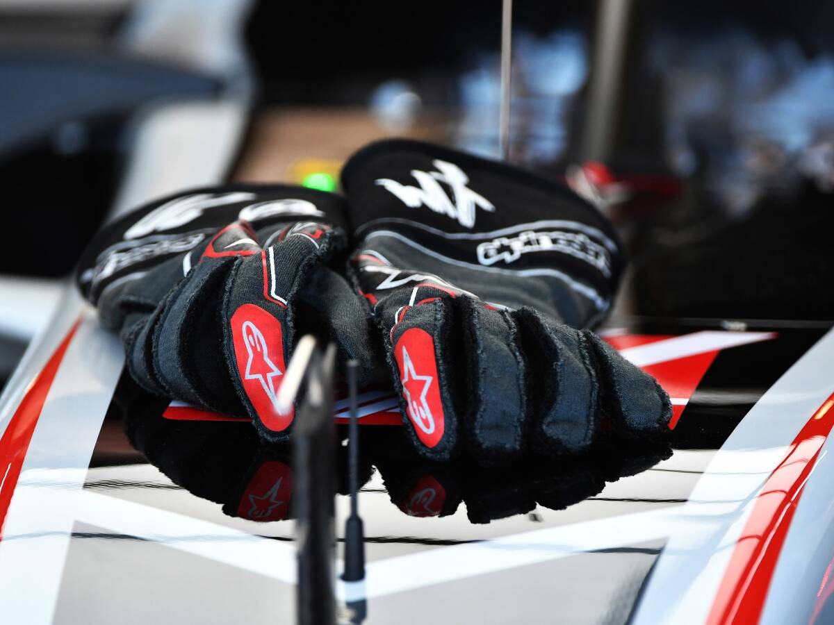 Foto zur News: Hightech-Handschuhe vor Formel-1-Debüt