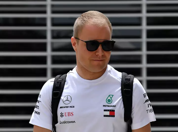 Foto zur News: Valtteri Bottas: Kein Druck nach Melbourne-Unfall