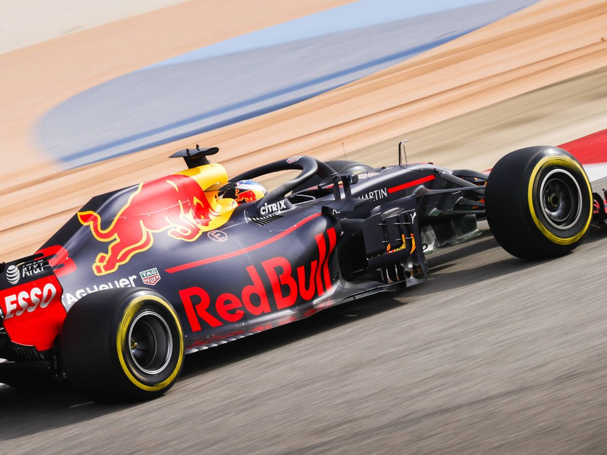 Foto zur News: Formel 1 Bahrain 2018: Red Bull startet mit Defekt