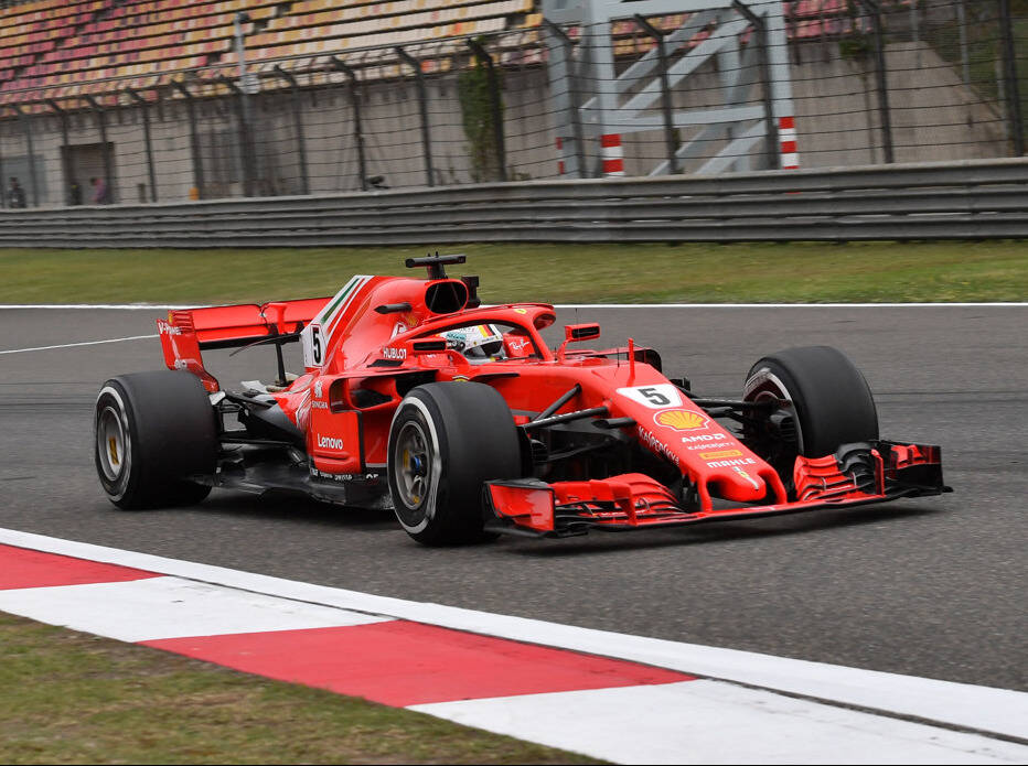 Foto zur News: Ferrari schnell, aber: Set-up-Probleme bei Sebastian Vettel