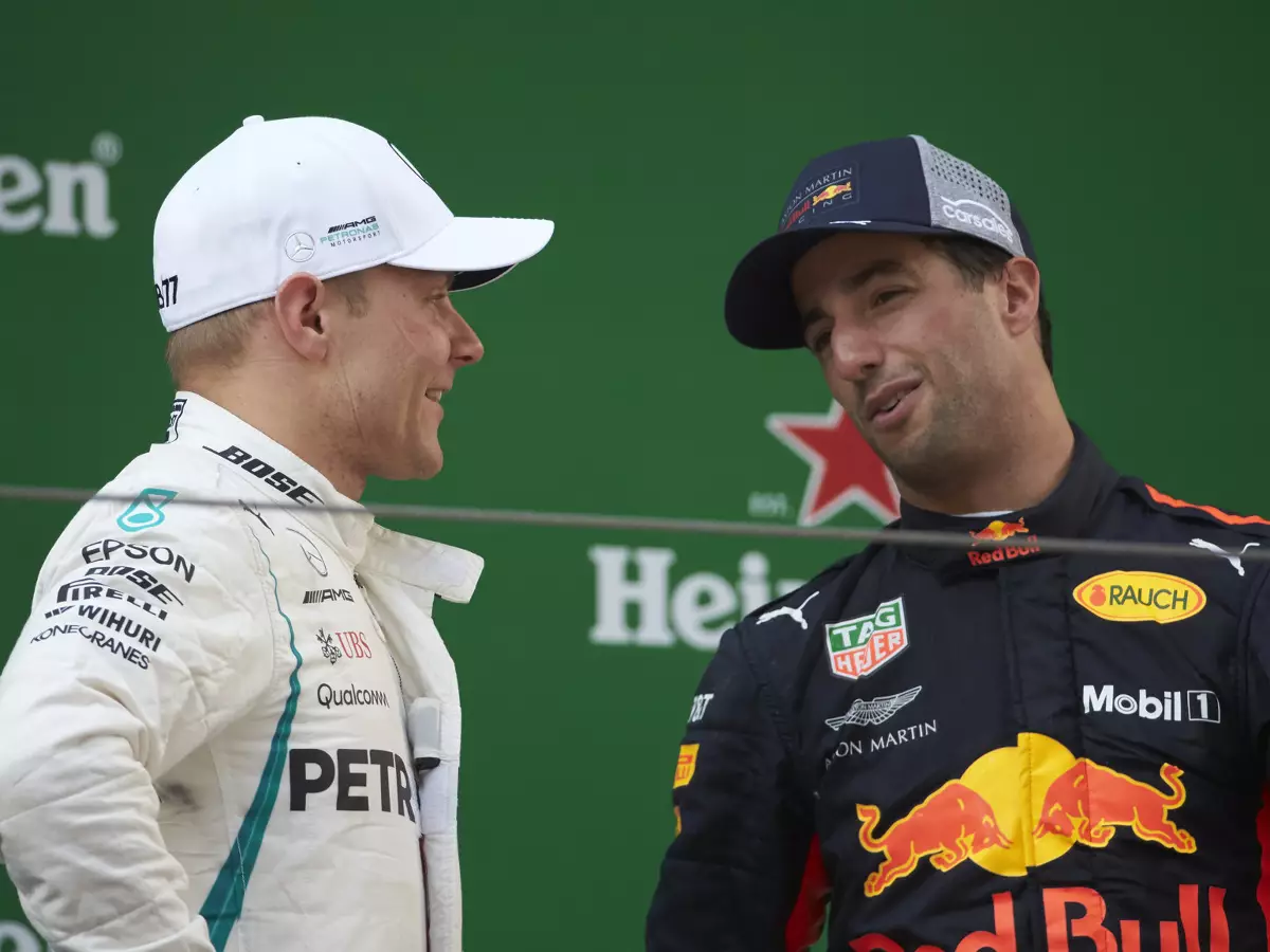 Valtteri Bottas, Daniel Ricciardo Foto zur News: Klappe groß aufgerissen: Was hinter Ricciardos Siegmanöver steckte