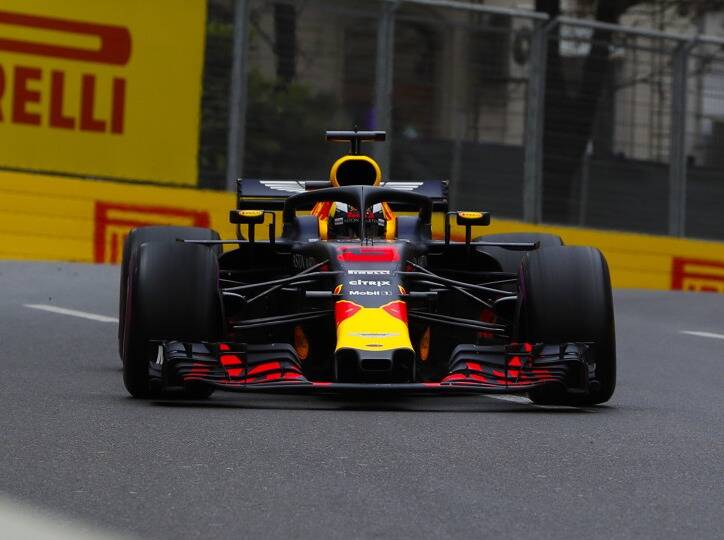 Foto zur News: Ricciardo dank Räikkönens Fehler vor Verstappen?