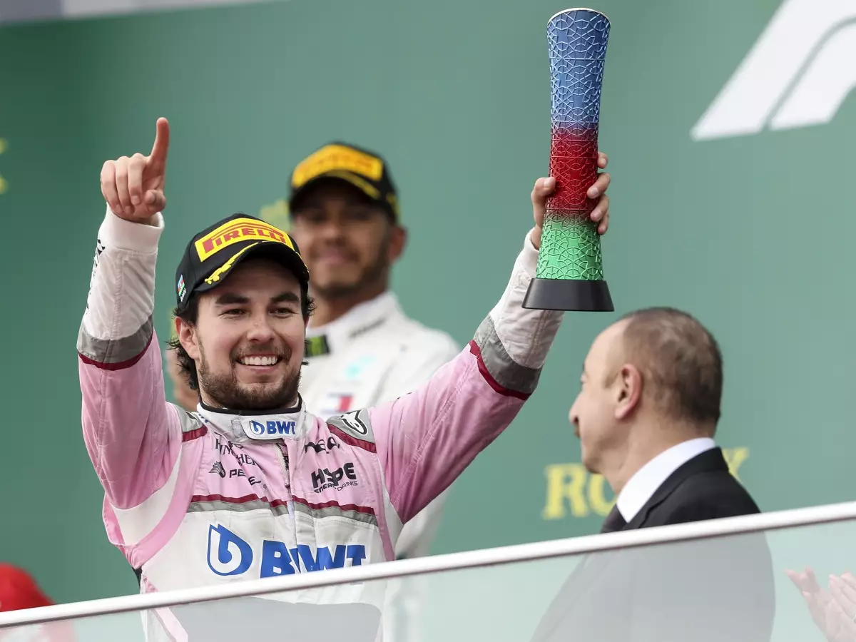 Foto zur News: Trotz Strafe: Sergio Perez' irrer Ritt zum Baku-Podium