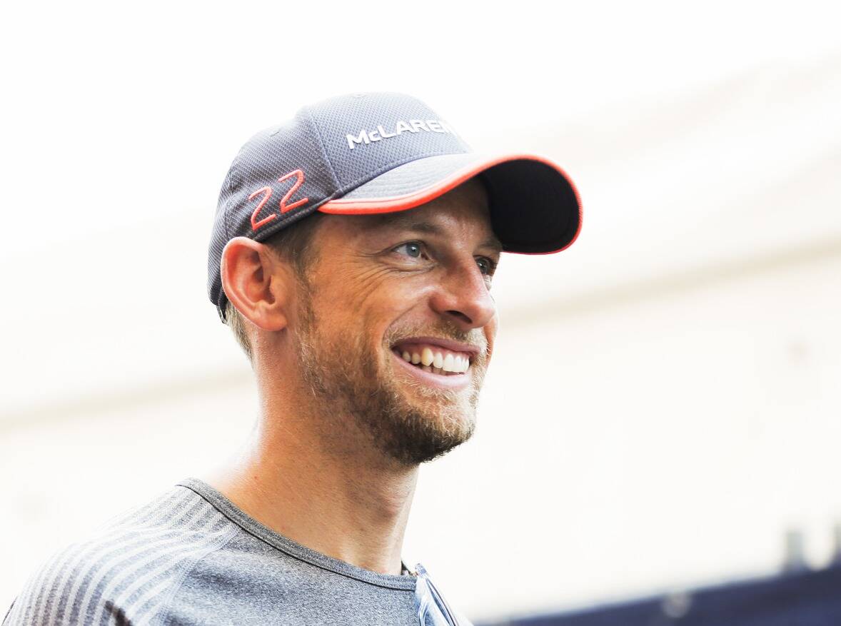 Foto zur News: Button: McLaren hätte den Mund nicht so voll nehmen sollen