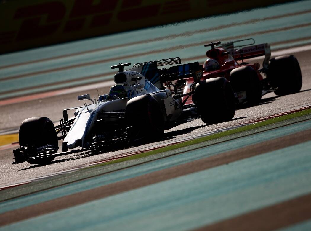 Foto zur News: Vettels Horrorszenario: Schafft die Formel 1 die blauen Flaggen ab?