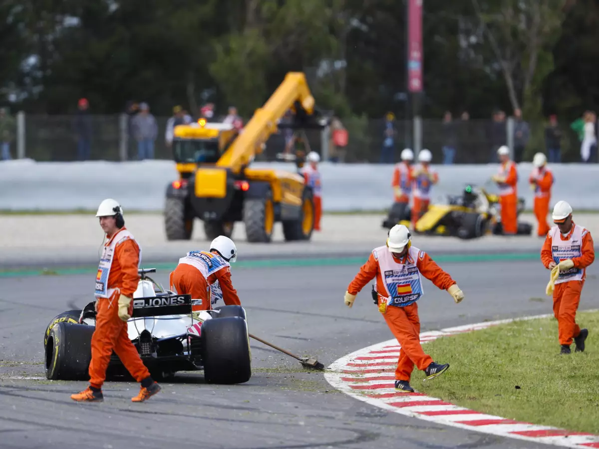 Foto zur News: "Sollte Sportart wechseln": Hülkenberg tobt über Grosjean