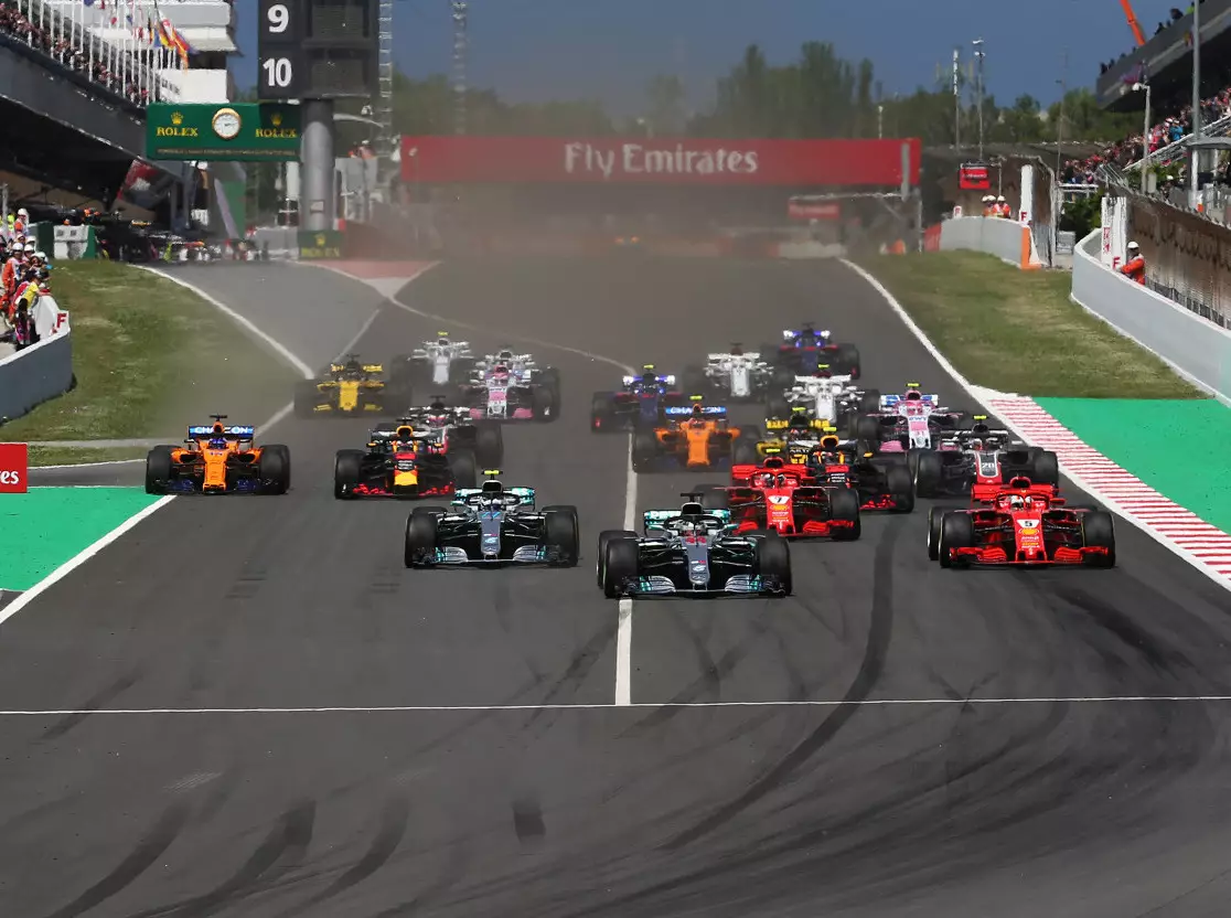 Rennstart in Barcelona Foto zur News: FIA verabschiedet finalen Formel-1-Kalender 2019 mit Deutschland