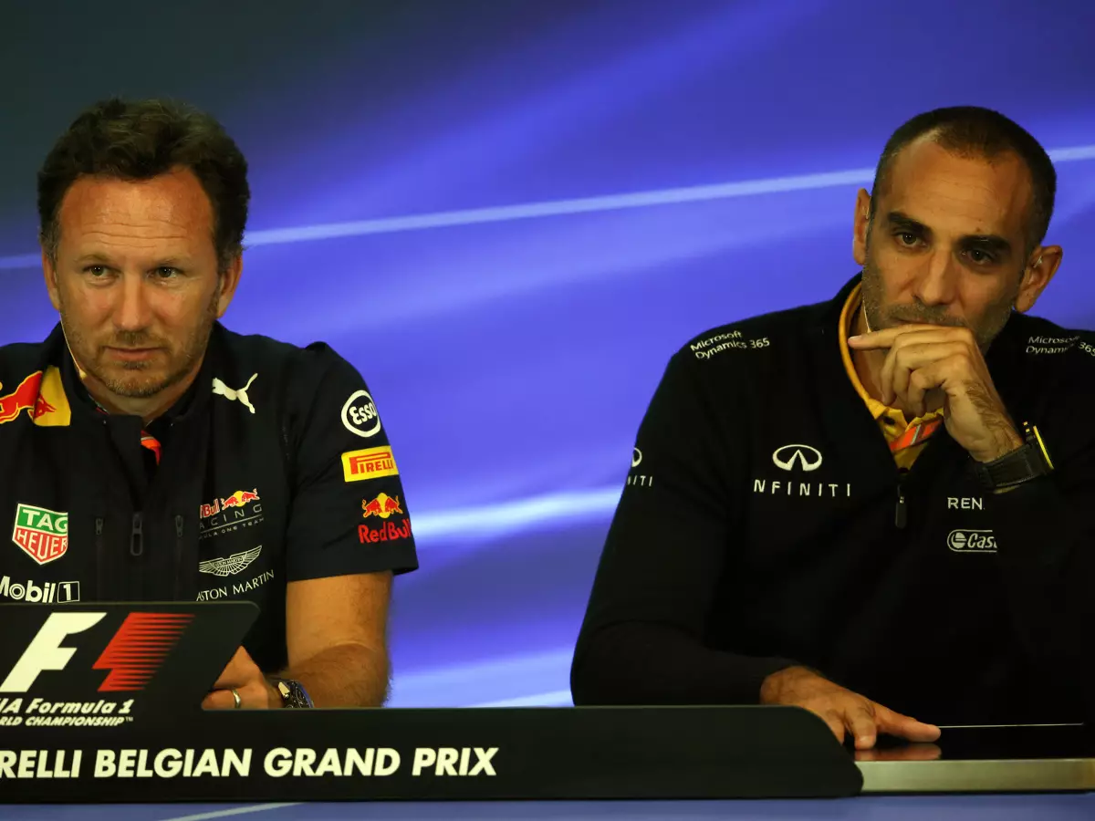 Christian Horner, Cyril Abiteboul Foto zur News: Alexander Wurz vermutet: Red Bull bleibt doch bei Renault!