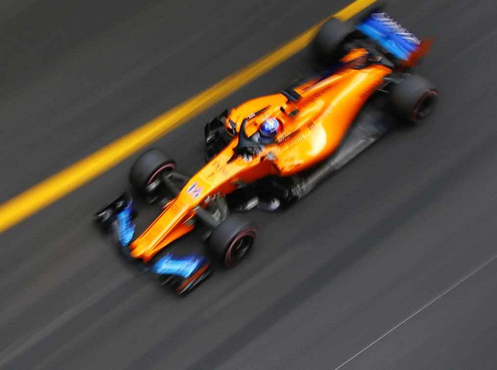Foto zur News: McLaren ein Schatten seiner selbst: Alonso trotzdem happy