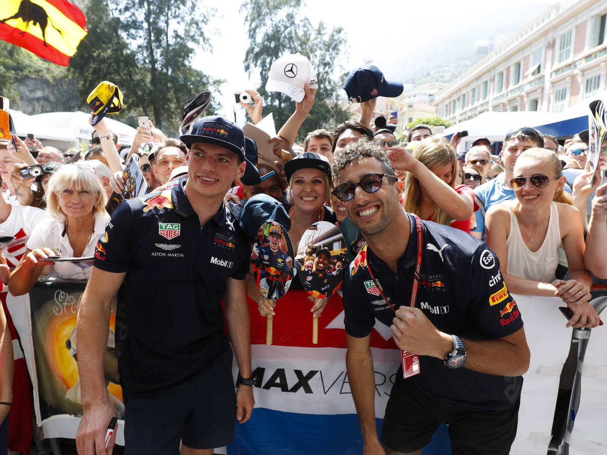 Foto zur News: Daniel Ricciardo: Verstappen nach Monaco auf Bier eingeladen