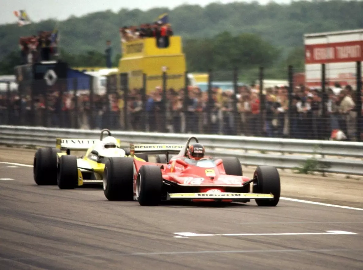 Rene Arnoux, Gilles Villeneuve Foto zur News: Rene Arnoux über Formel-1-Strafen: Wir wären im Gefängnis gelandet!