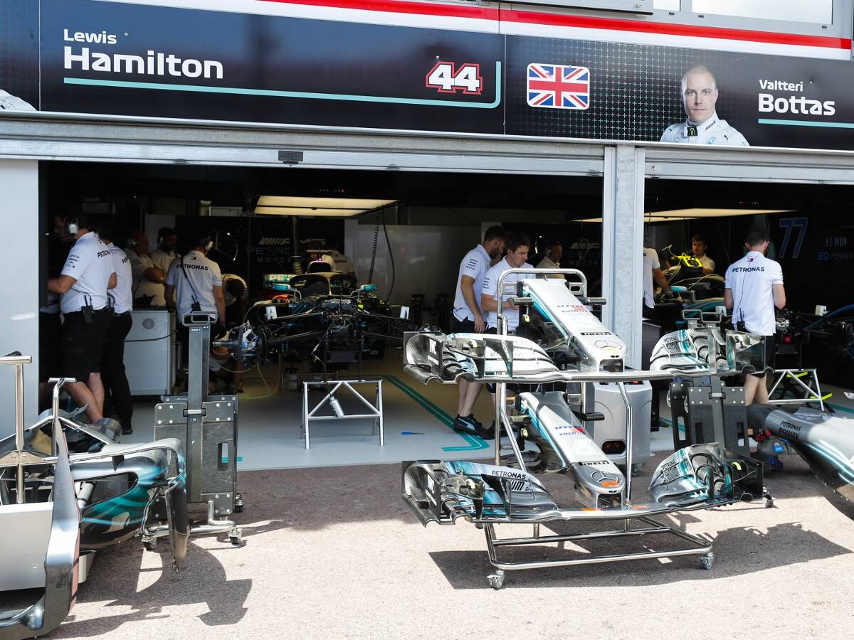 Foto zur News: Erklärt: So bewältigt ein Formel-1-Team den "Triple-Header"