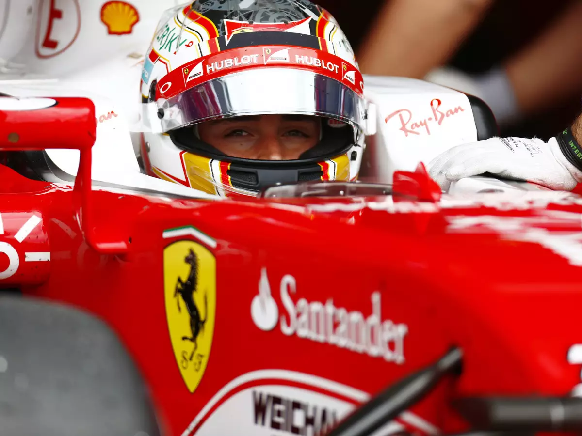 Foto zur News: Charles Leclerc und Ferrari: Das steckt hinter den Gerüchten