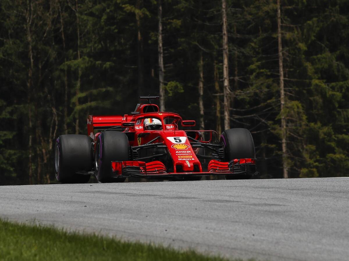 Foto zur News: Sainz geblockt: Vettel verliert drei Plätze!
