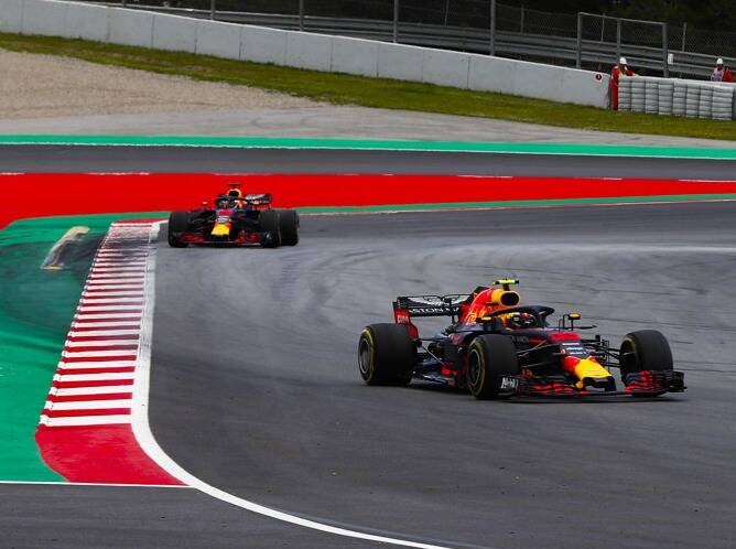 Foto zur News: Stunk bei Red Bull: Ricciardo meckert, Verstappen ist im Recht