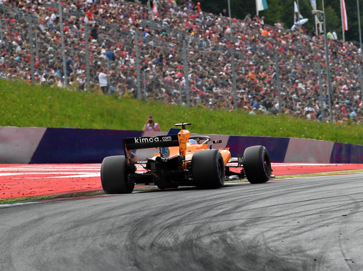 Foto zur News: Fernando Alonso: Trotz Platz 13 "relativ optimistisch"