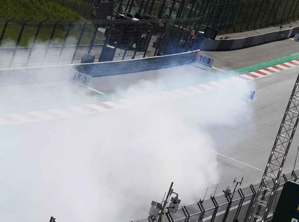 Foto zur News: Hülkenbergs Feuerwerk: Renault vermutet Turboschaden