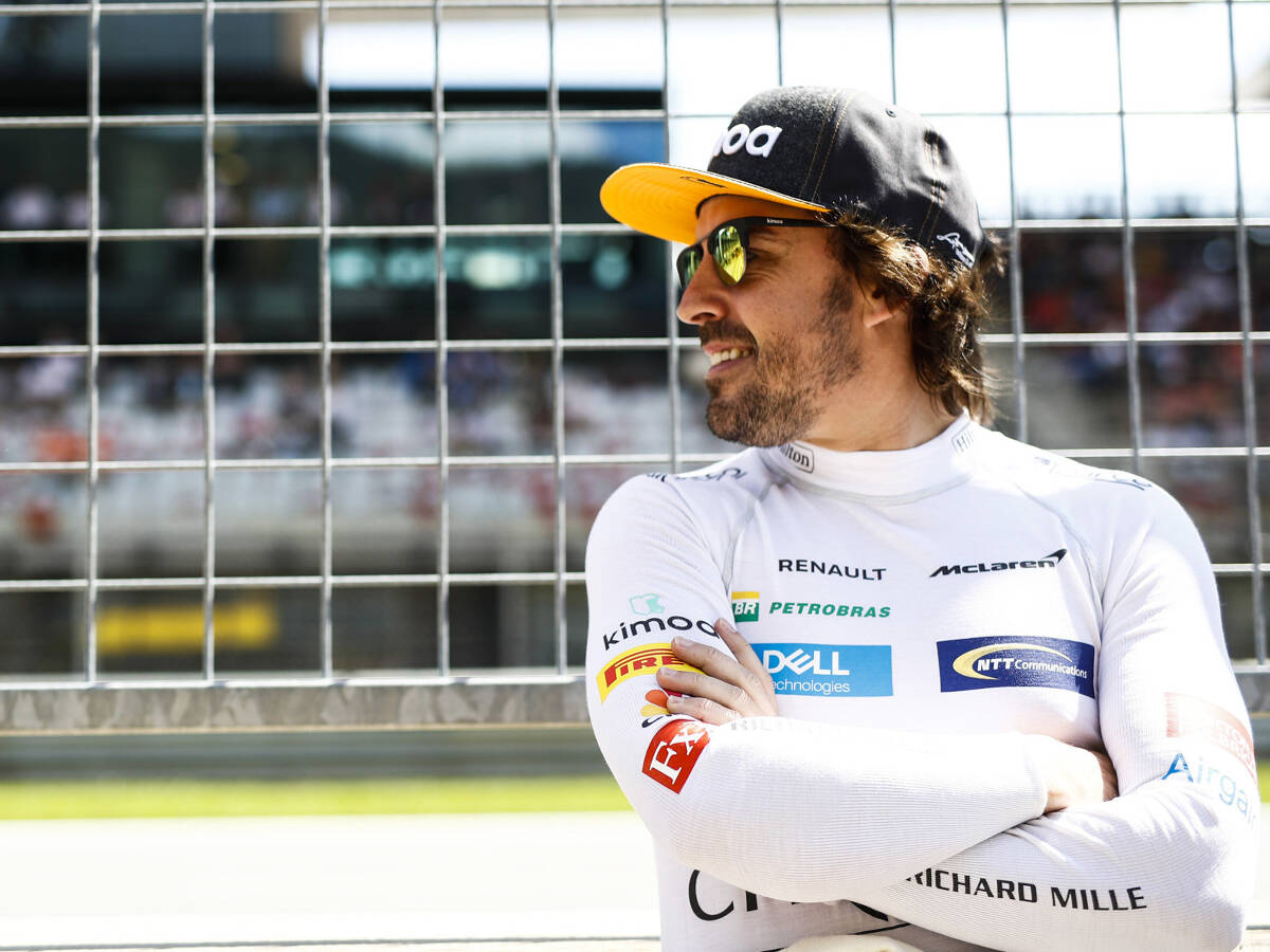 Foto zur News: McLaren-Geschäftsführer: Fernando Alonso jeden Penny wert