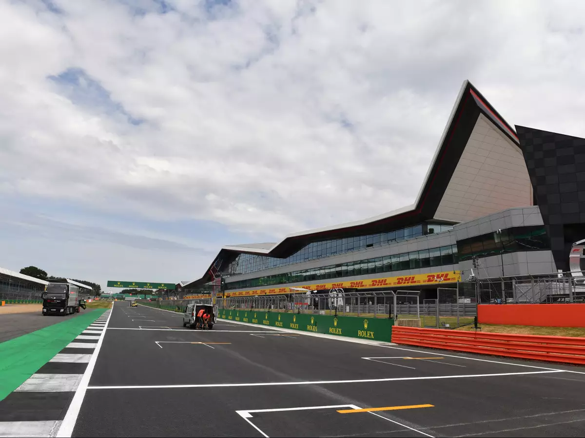 Foto zur News: Formel-1-Wetter Silverstone: Regen im Rennen kein Thema