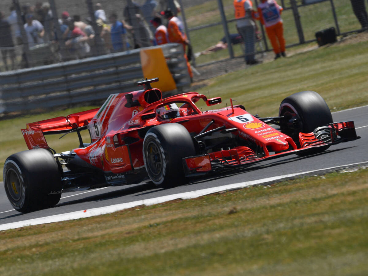 Foto zur News: Formel 1 Silverstone 2018: Vettel zieht an Mercedes vorbei