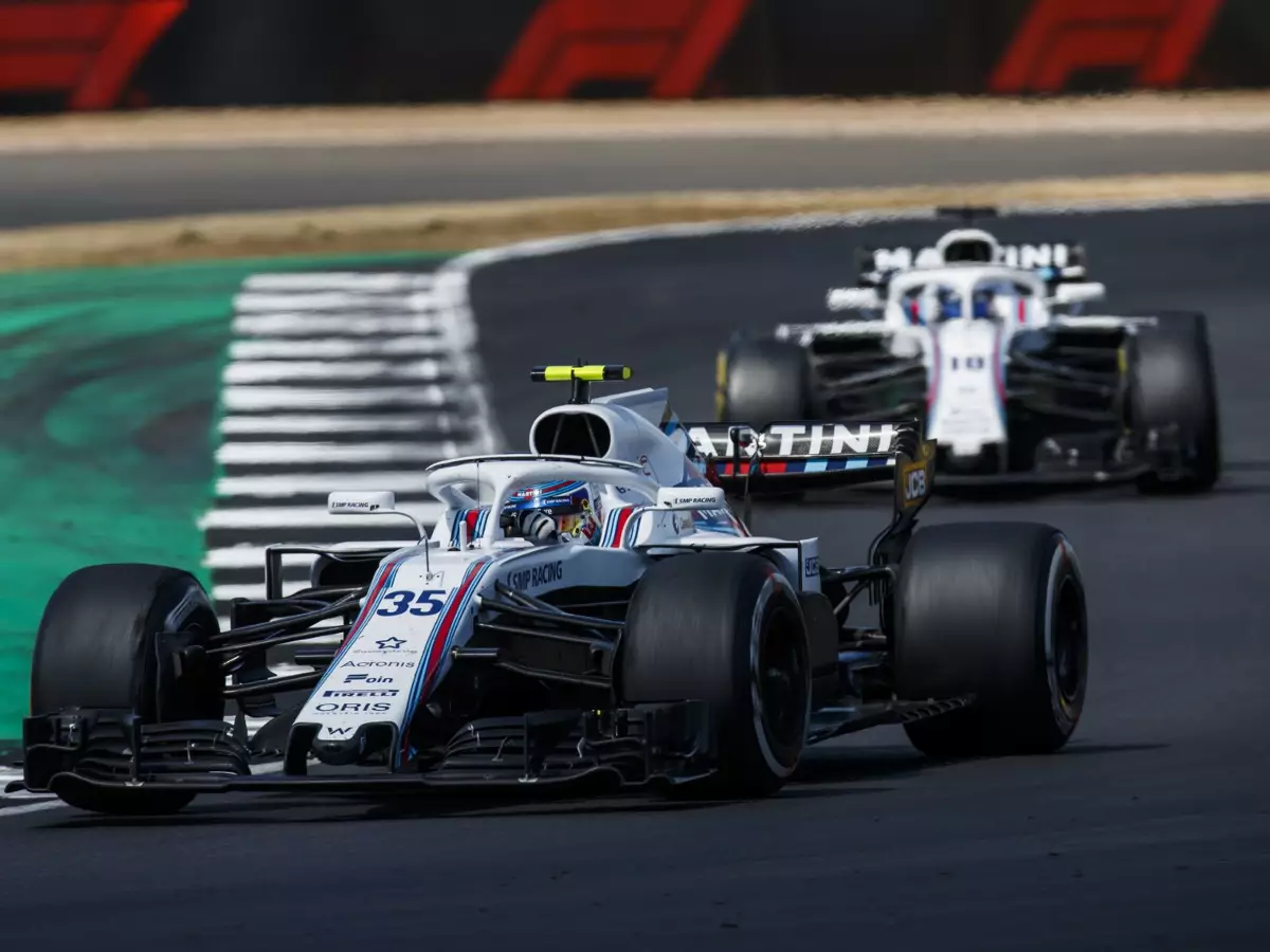 Sergei Sirotkin, Lance Stroll Foto zur News: Symonds: Drei Autos pro Team kein Thema für Liberty Media