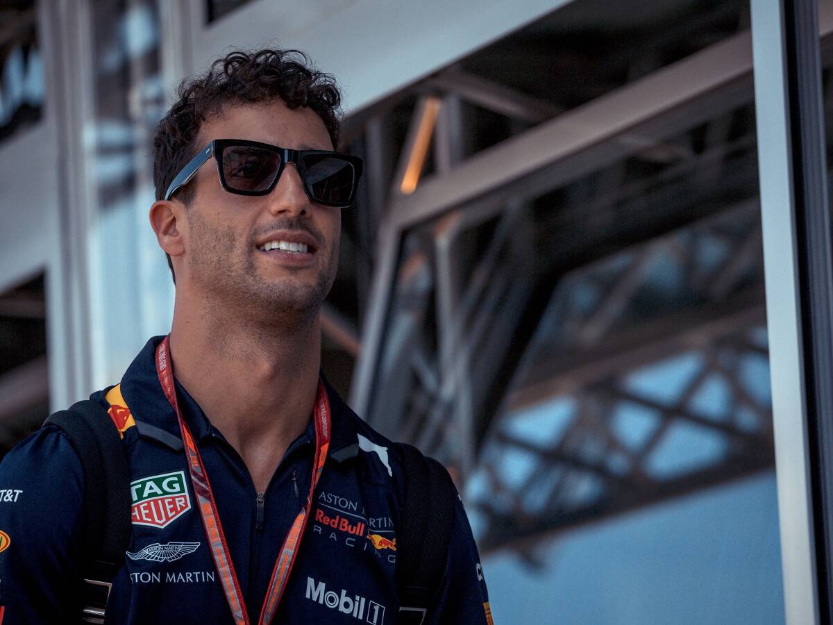 Foto zur News: Wegen Updates: Ricciardo droht Strafversetzung