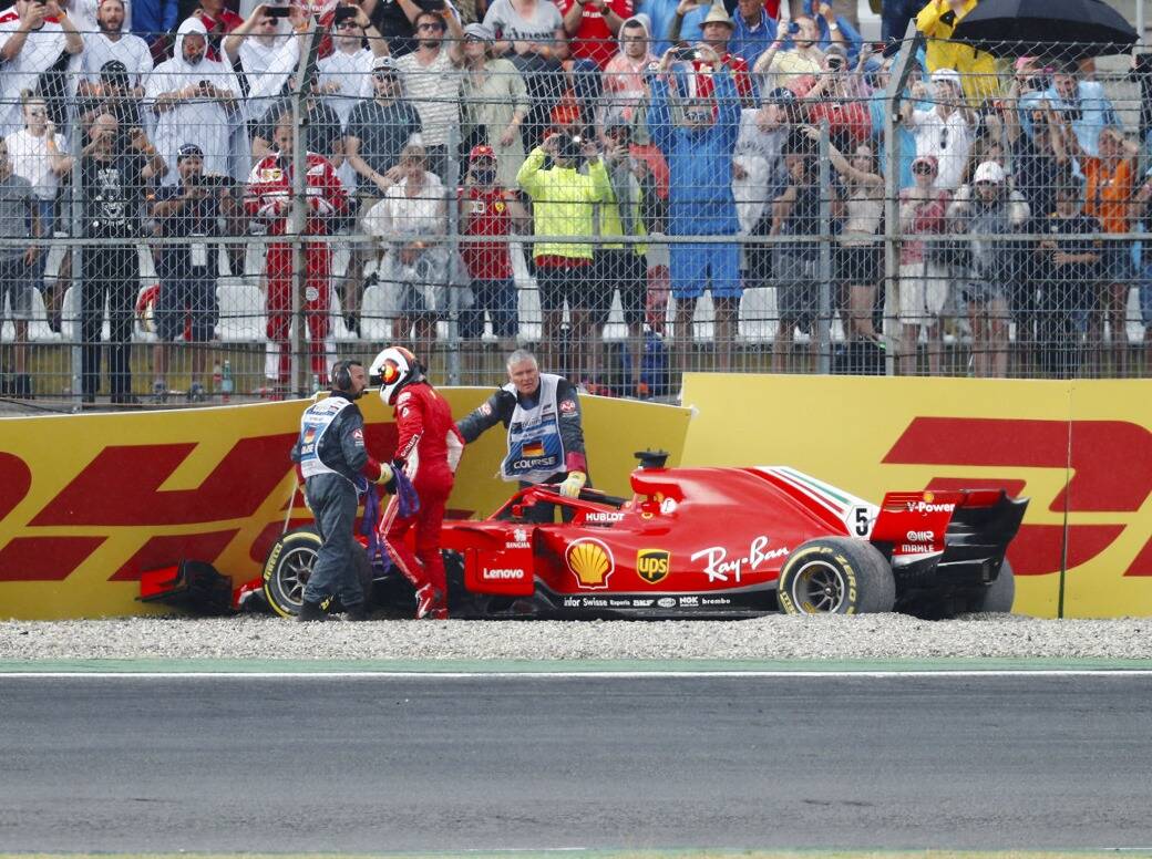 Foto zur News: Formel 1 Hockenheim 2018: Vettel crasht in Führung liegend!