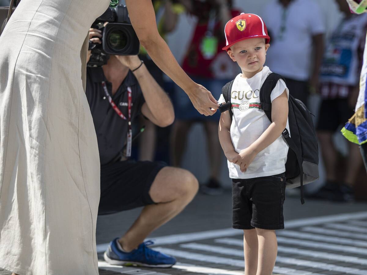 Foto zur News: Kimi Räikkönen freut sich über Besuch von Sohn Robin