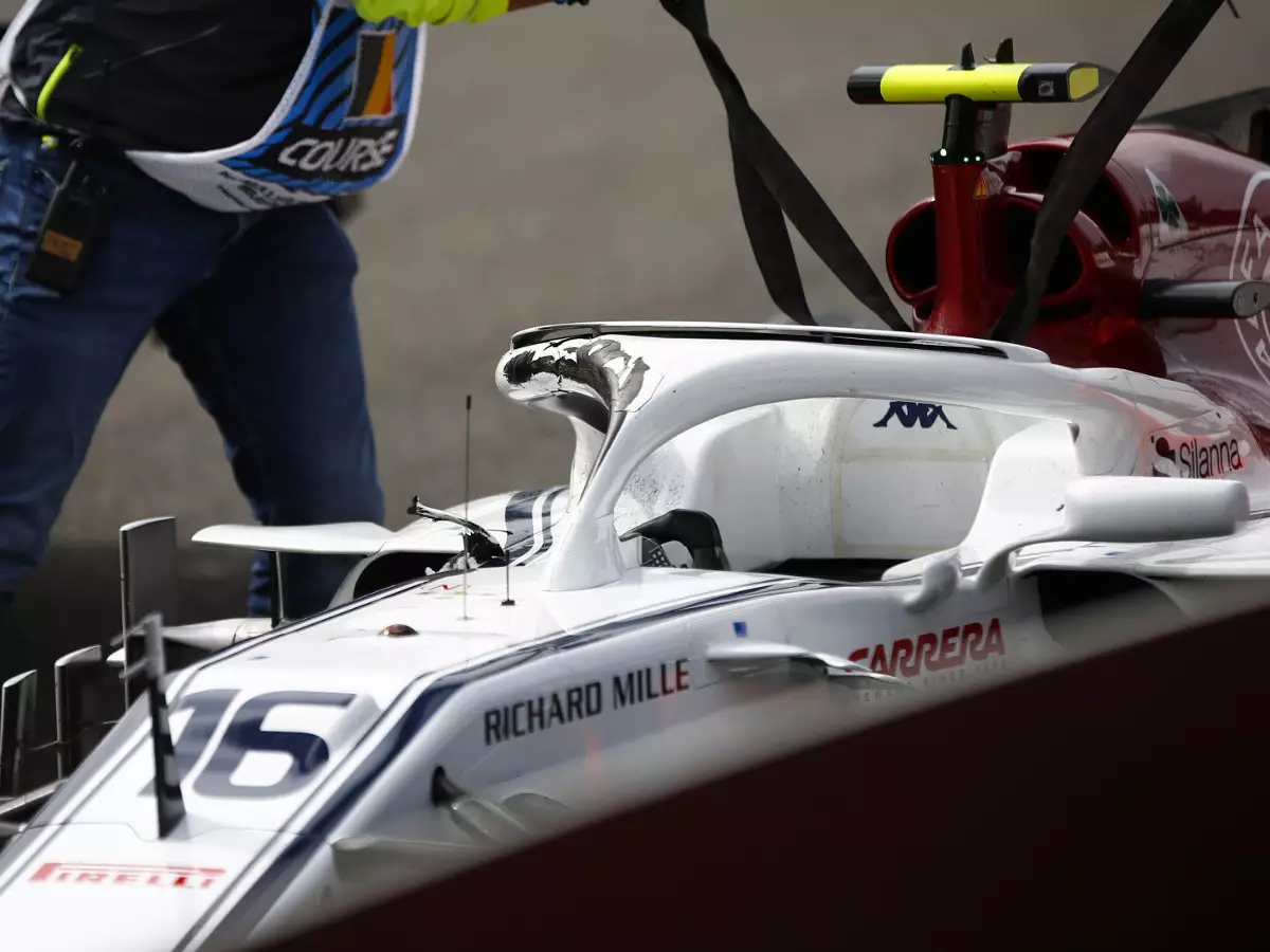 Foto zur News: FIA leitet Untersuchung ein: Rettete Halo Leclercs Leben?