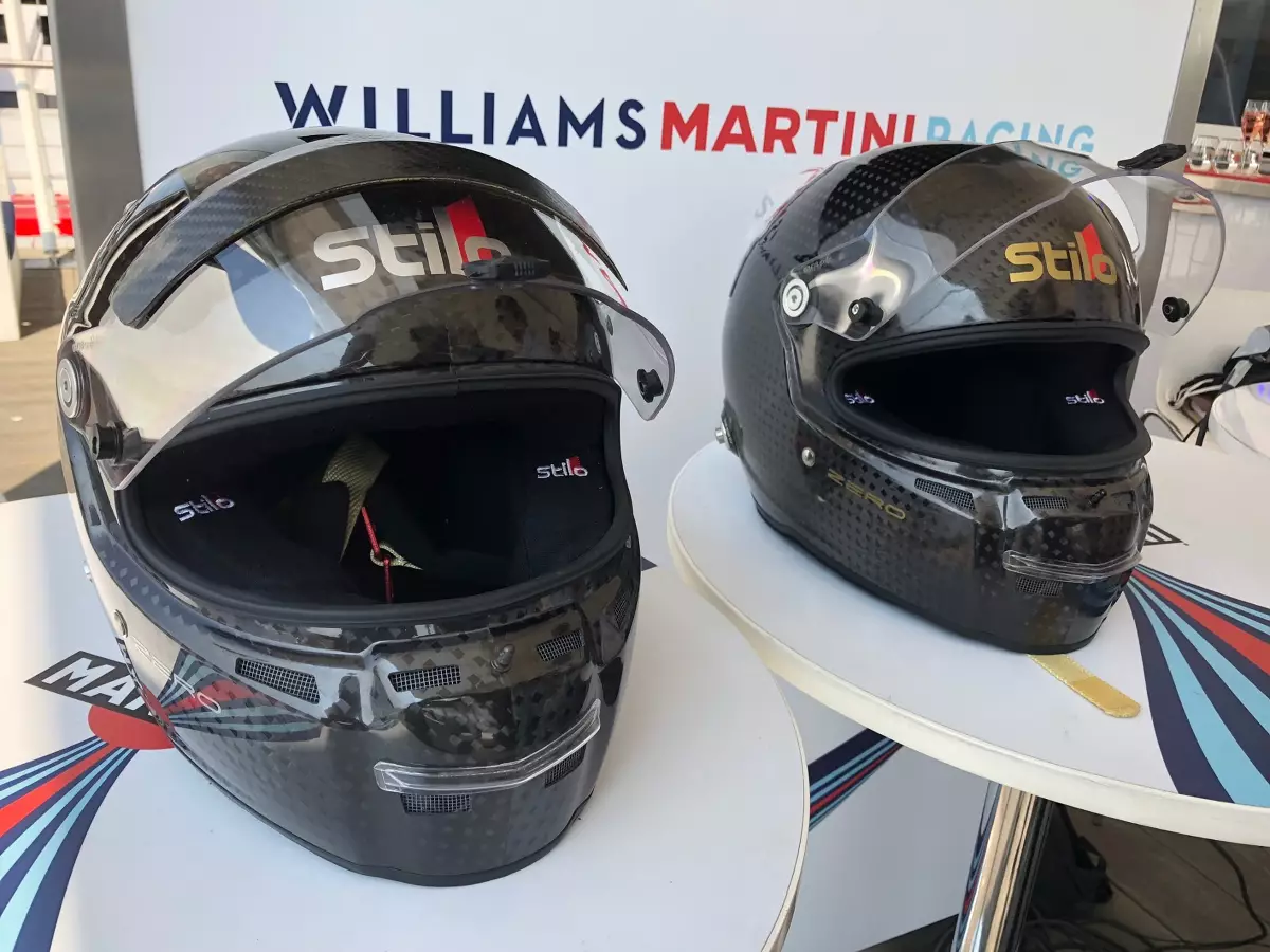 Helme von Stilo Foto zur News: Mehr Sicherheit: Neuer Formel-1-Helm für 2019 vorgestellt
