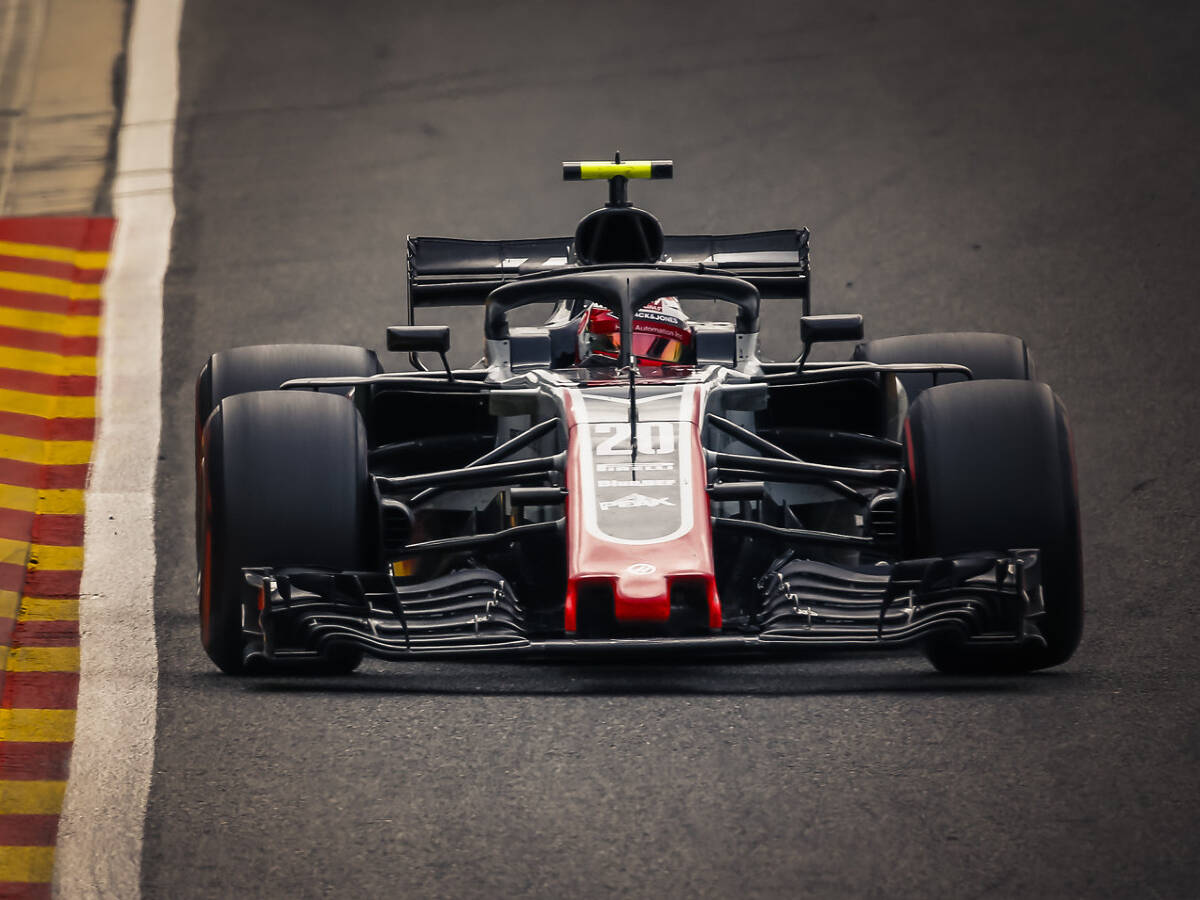 Foto zur News: Haas greift Renault an: Neuer Unterboden nun bei beiden Autos