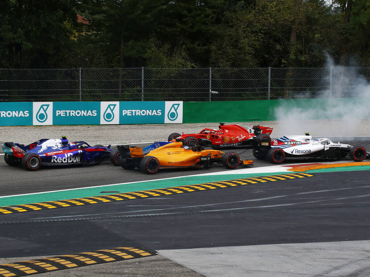 Foto zur News: Vettel gibt Hamilton Schuld für Crash: "Hatte keine Wahl!"
