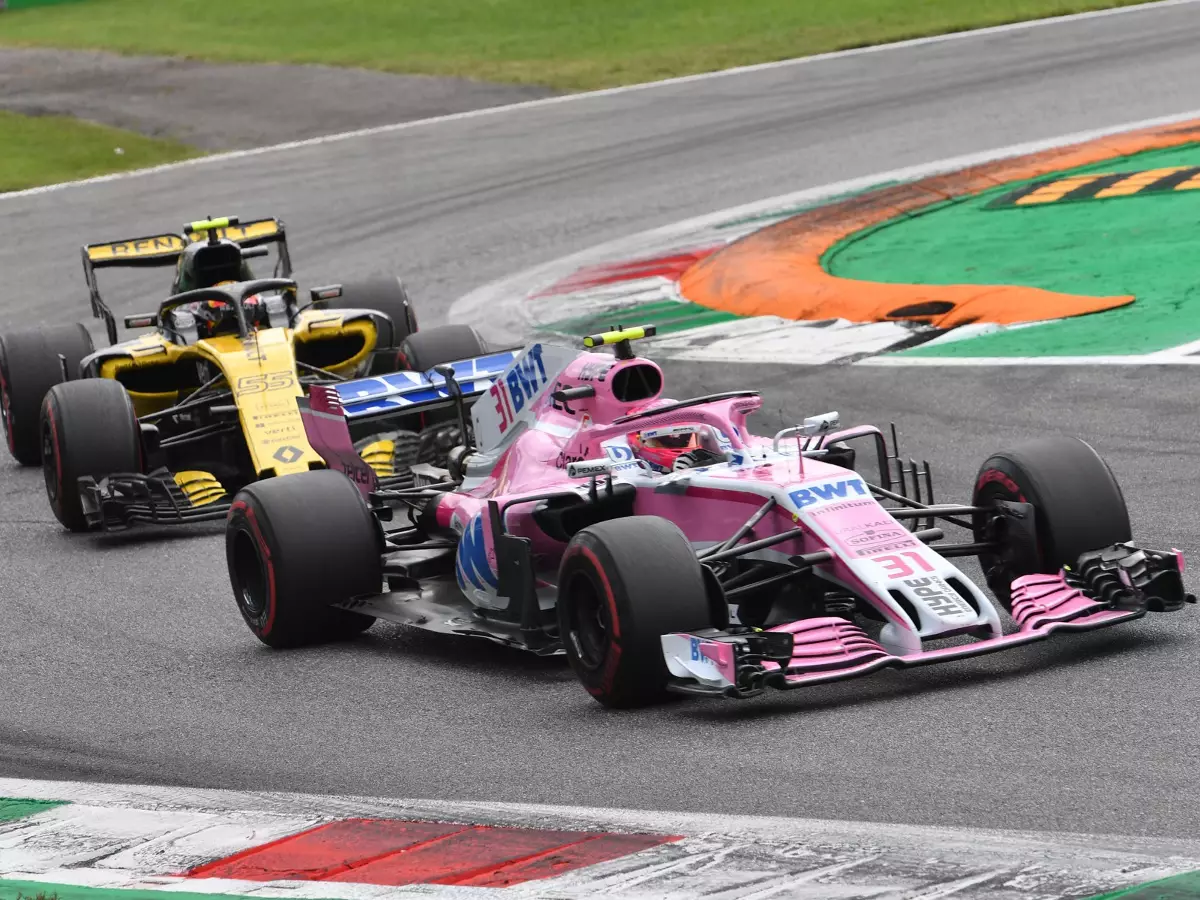 Esteban Ocon, Carlos Sainz Foto zur News: Racing Point: Mit Updates weiter volle Attacke auf P4
