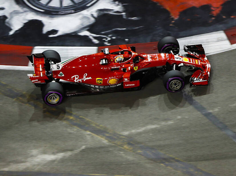 Foto zur News: "Mehr als ein Kuss": Sebastian Vettel erklärt Trainingscrash