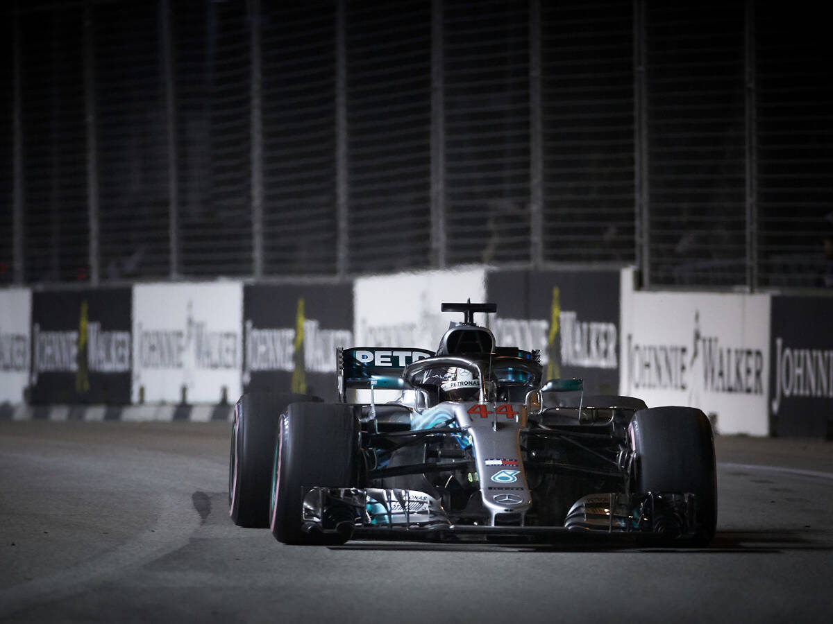 Foto zur News: Hamilton gesteht: "Anfängerfehler" führte fast zu Vettel-Crash